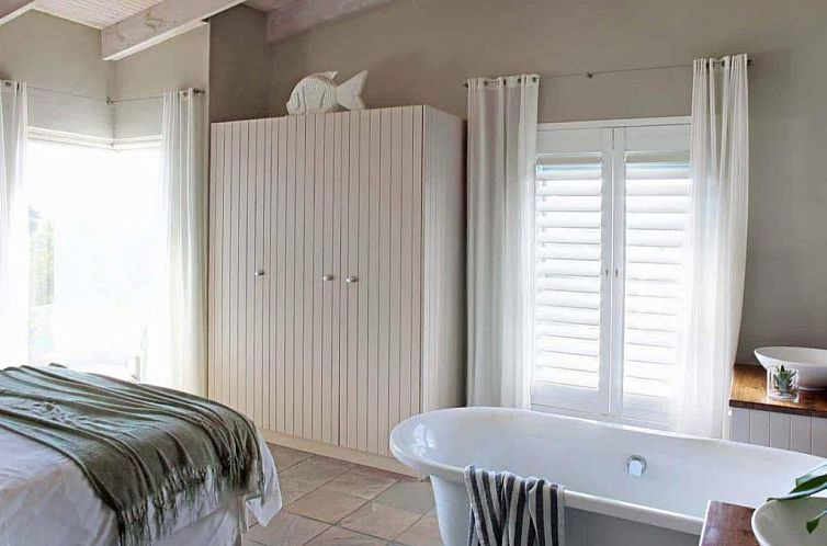 The Cottage Collection Paternoster