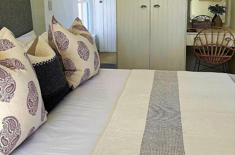 The Cottage Collection Paternoster