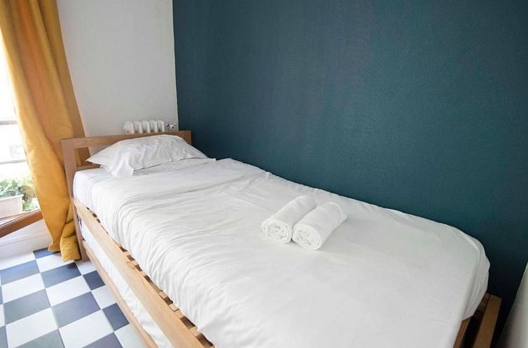 Appartement Zimmer mit Badezimmer