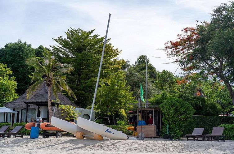 Paradee Resort