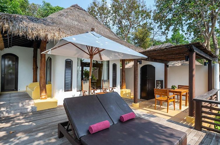 Paradee Resort