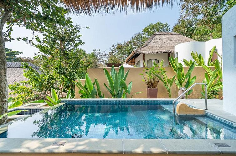 Paradee Resort