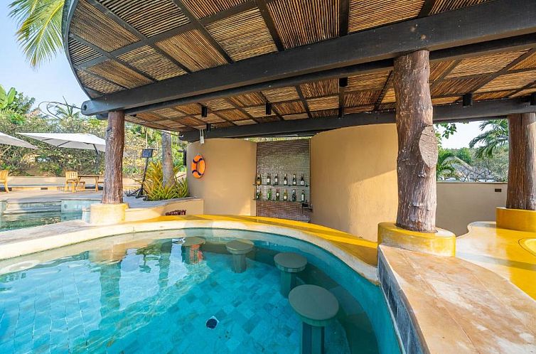 Paradee Resort