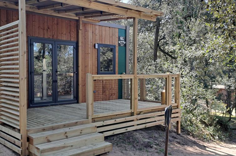 Ferienhaus Homeflower Premium 18 m2 in Vitrac, Aquitanien, mit grosser Terrasse und waldreicher Umgebung.