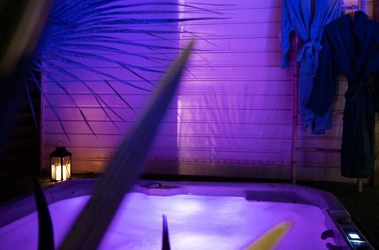 Vakantiehuis Villa Eden Bleu - Romantische Atmosphäre mit J