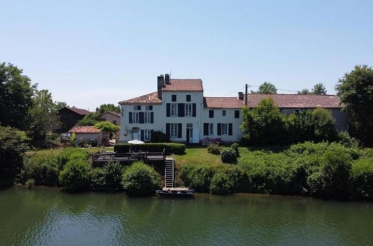 Ferienhaus Cottage in Clairac am Fluss, ruhige Lage in Clairac, Aquitanien, Frankreich, mit schoener Aussicht ins Gruene.