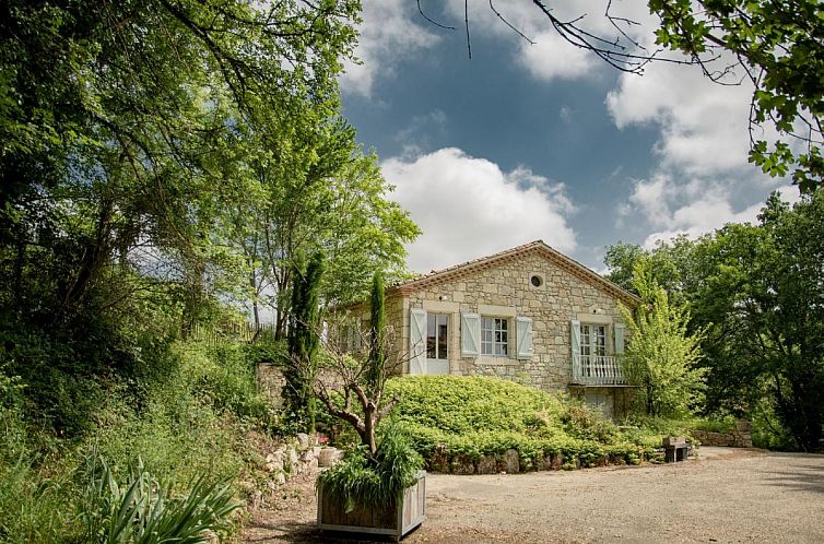 Discover Gite La Folie, an attractive vacation home in Saint-Maurin, Aquitaine, nestled in a green, serene setting.