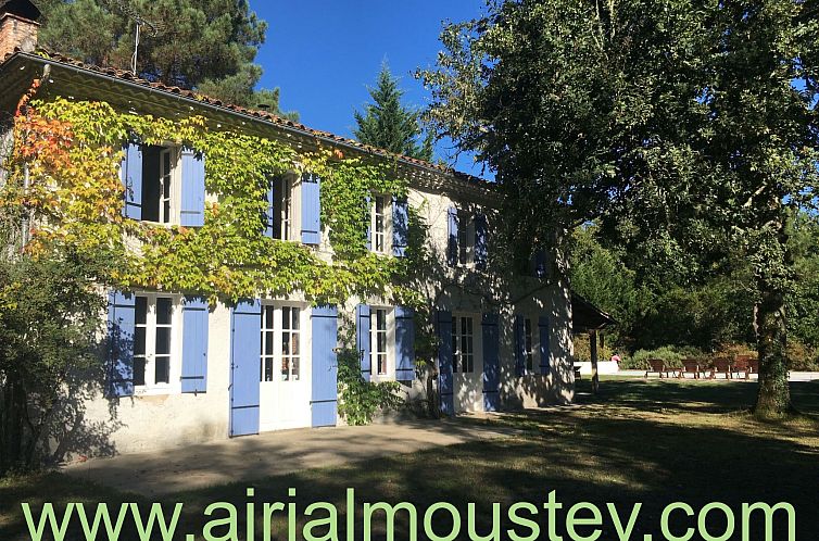 Vakantiehuis Ferienvilla "L'Airial, Moustey"