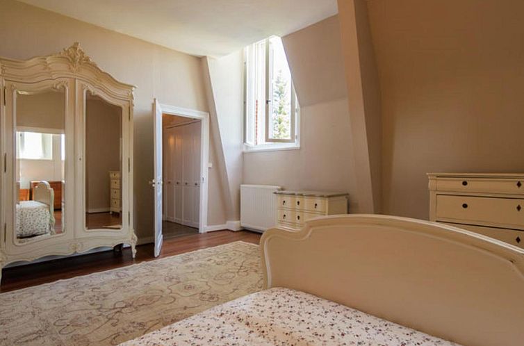 Le Petit Chateau