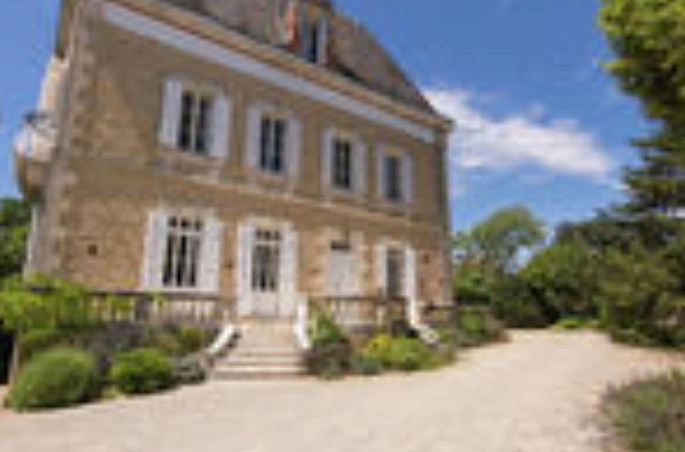 Le Petit Chateau