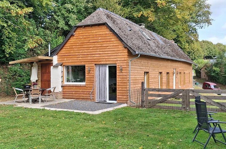 Charmant vakantiehuis in Erloy, Picardie, Frankrijk, met terras en prachtig uitzicht op de omliggende natuur.