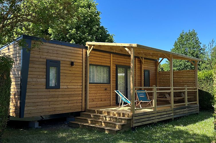 Geniet van het rustieke Prestige Cottage in Gamaches, Picardie, met een uitnodigend terras en serene omgeving.