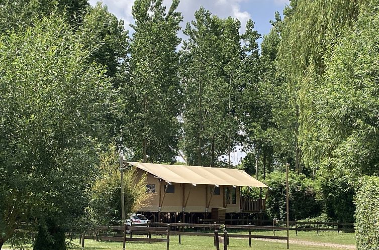 Safari Tent XXL + jacuzzi buiten