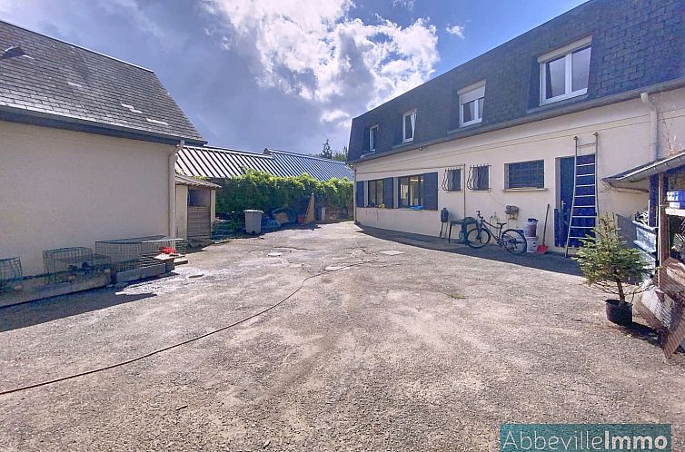 Vrijstaande woning in Pendé