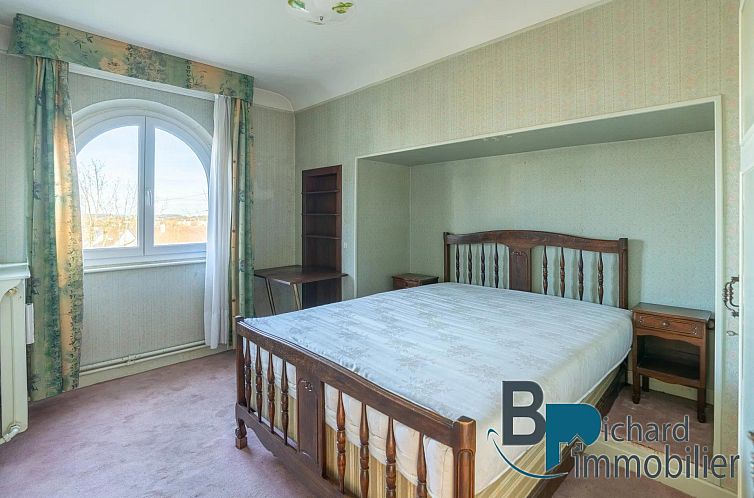 Vrijstaande woning in Laon