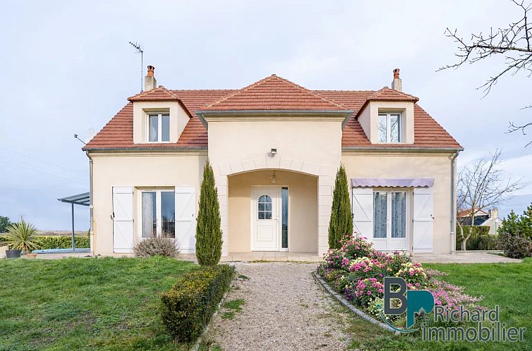 Vrijstaande woning in Laon