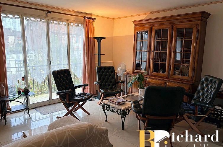 Vrijstaande woning in Laon