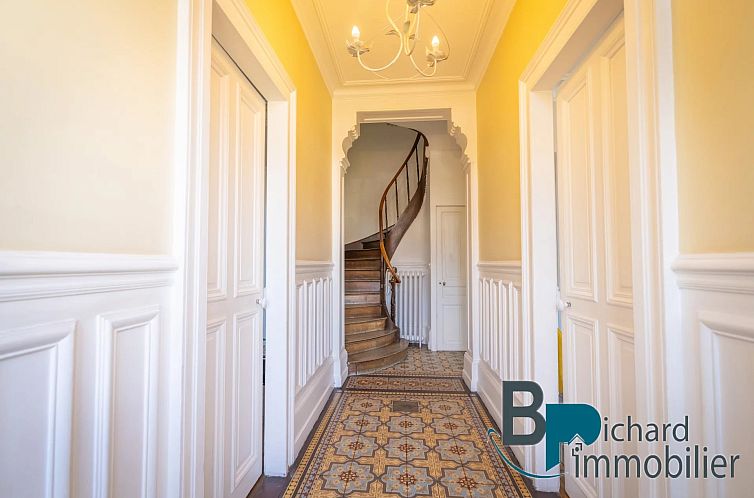 Vrijstaande woning in Laon