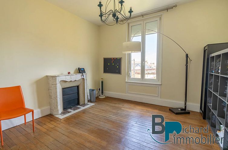 Vrijstaande woning in Laon