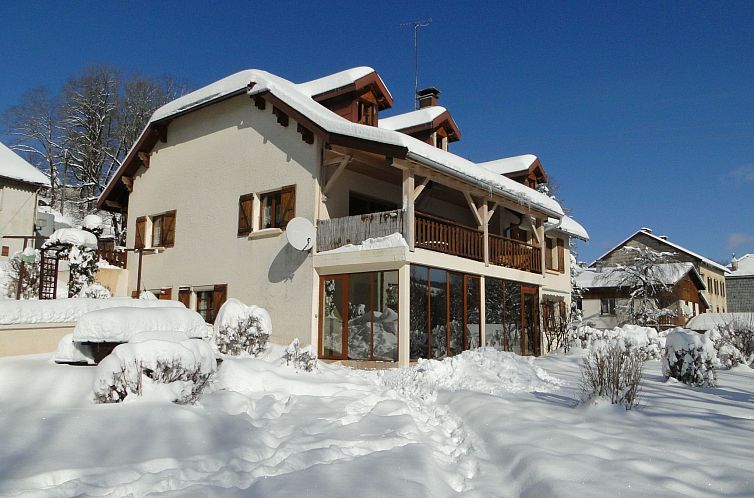 Appartement Gite Lys Montagnes du Jura mit Spa Sauna Fluss
