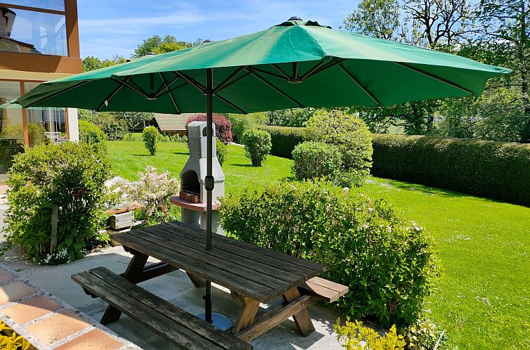 Appartement Gite Lys Montagnes du Jura mit Spa Sauna Fluss