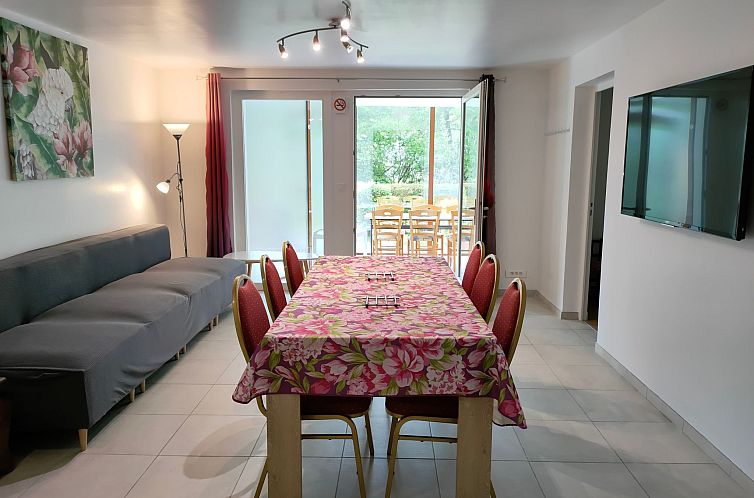 Appartement Gite Lys Montagnes du Jura mit Spa Sauna Fluss