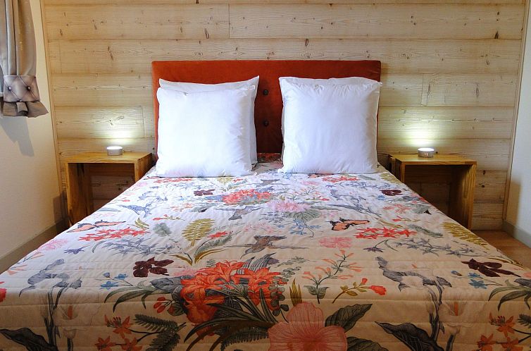Appartement Gite Lys Montagnes du Jura mit Spa Sauna Fluss