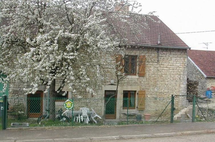 Vakantiehuis Steinhaus in ländlicher Umgebung mit Pool