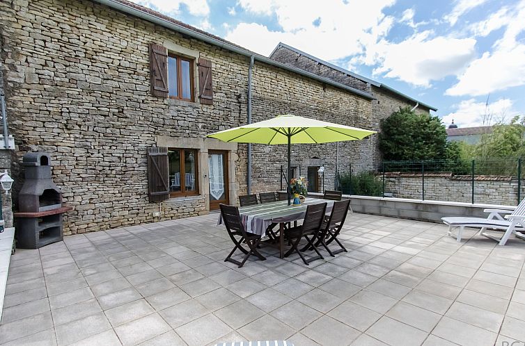 Vakantiehuis Steinhaus in ländlicher Umgebung mit Pool