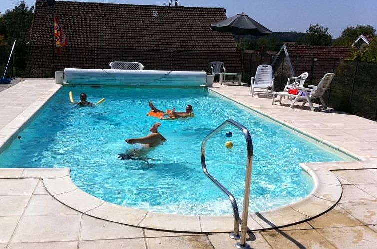 Vakantiehuis Steinhaus in ländlicher Umgebung mit Pool