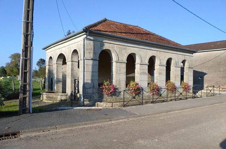 Vakantiehuis Steinhaus in ländlicher Umgebung mit Pool