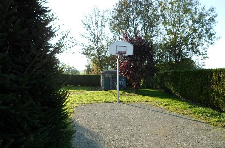 Vakantiehuis Steinhaus in ländlicher Umgebung mit Pool