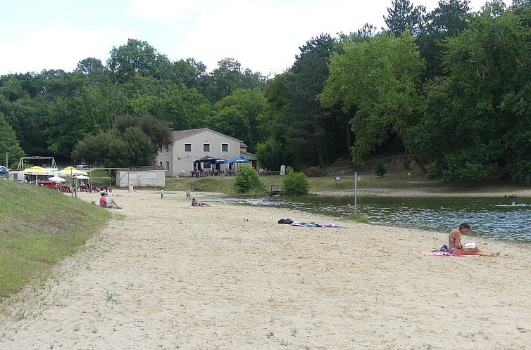 Vrijstaande woning in Brossac