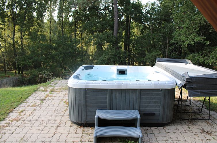 Vrijstaande woning in Brossac