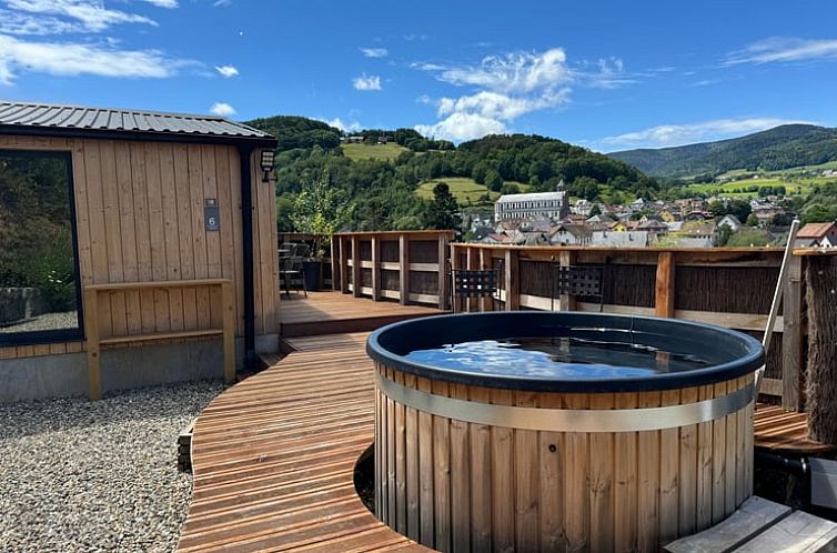 Cottage in Orbey, Lothringen, bietet ein entspannendes Ferienhaus mit einer Terrasse und atemberaubendem Blick auf die Natur.