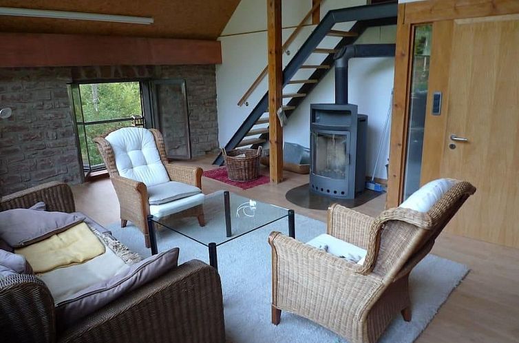 Vakantiehuis in Walscheid mit Terrasse, Grill