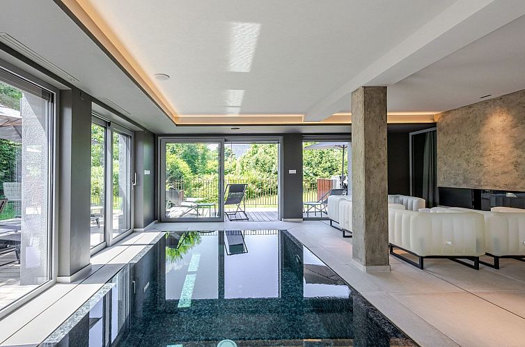 Vakantiehuis Loge aux Loups, Innenpool, Sauna, nahe am See