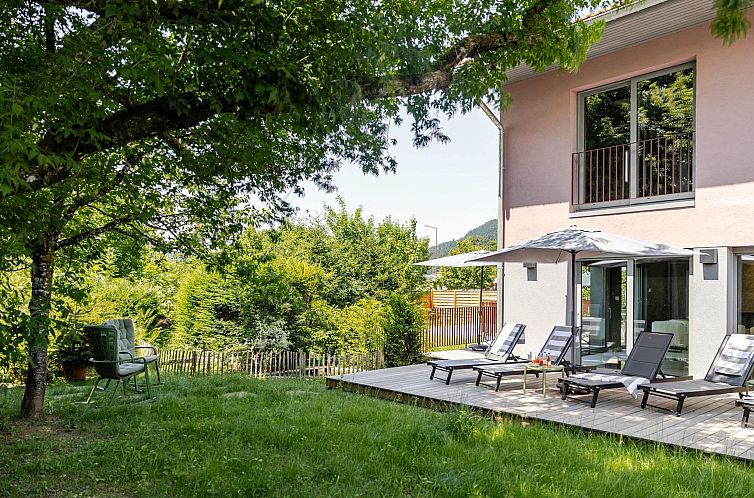 Vakantiehuis Loge aux Loups, Innenpool, Sauna, nahe am See