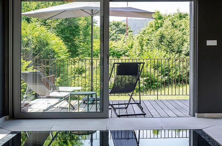 Vakantiehuis Loge aux Loups, Innenpool, Sauna, nahe am See
