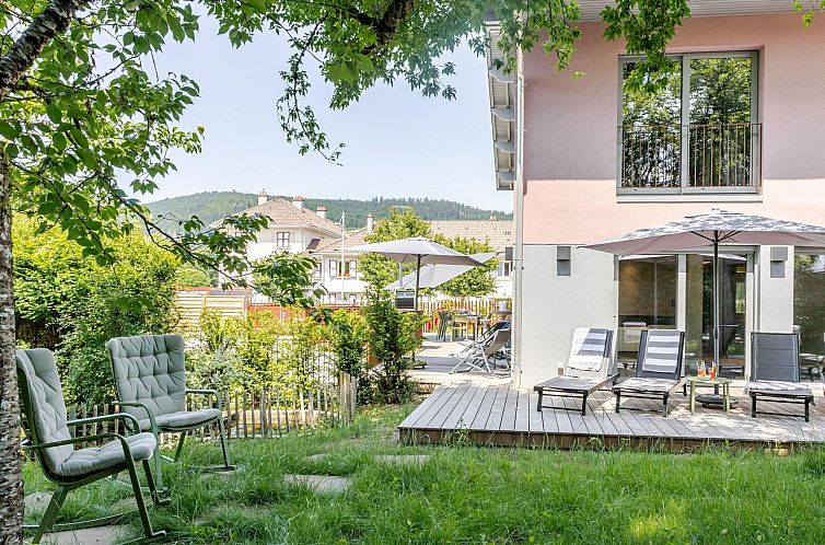 Vakantiehuis Loge aux Loups, Innenpool, Sauna, nahe am See