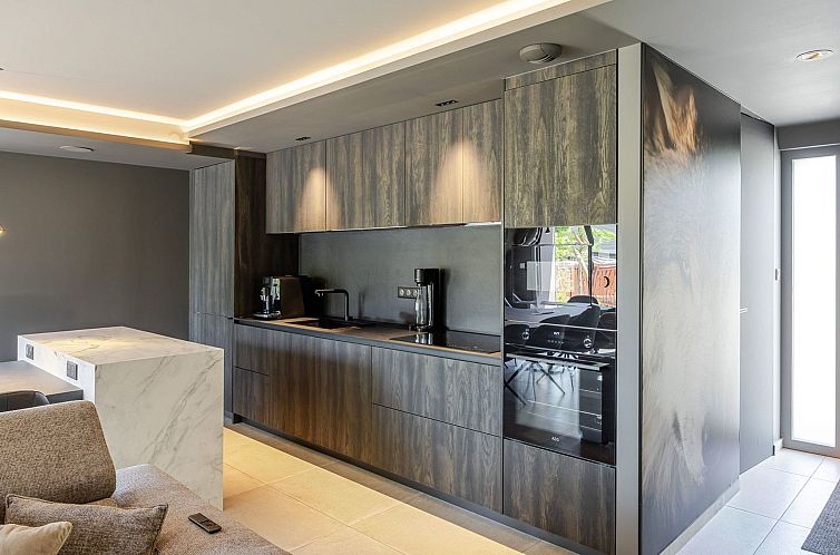 Vakantiehuis Loge aux Loups, Innenpool, Sauna, nahe am See