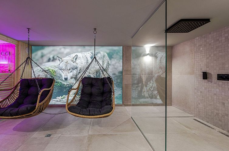 Vakantiehuis Loge aux Loups, Innenpool, Sauna, nahe am See