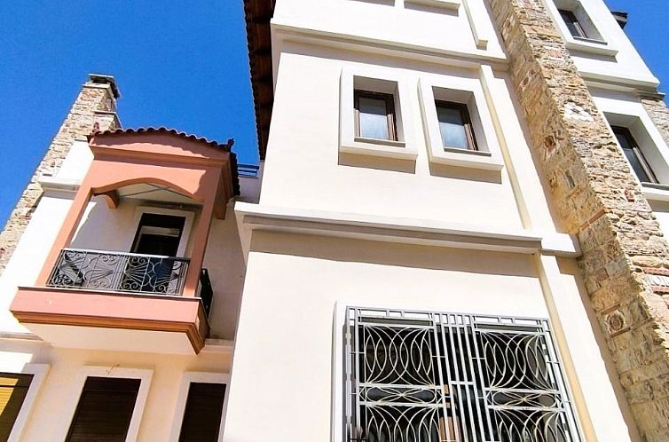 Vrijstaande woning in Porto Rafti