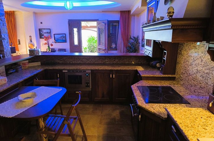 Vrijstaande woning in Porto Rafti