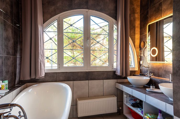 Geschakelde woning in Porto Rafti