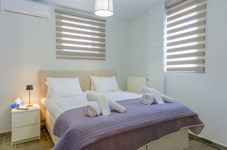 Geschakelde woning in Porto Rafti