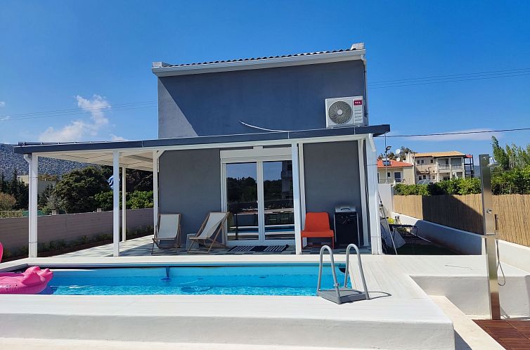 Vakantiehuis Kinderfreundliche Pool Villa 5p Seaside Beach F