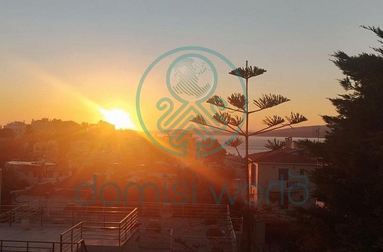 Geschakelde woning in Saronida