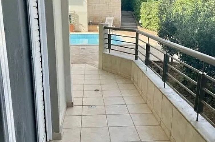 Geschakelde woning in Vari