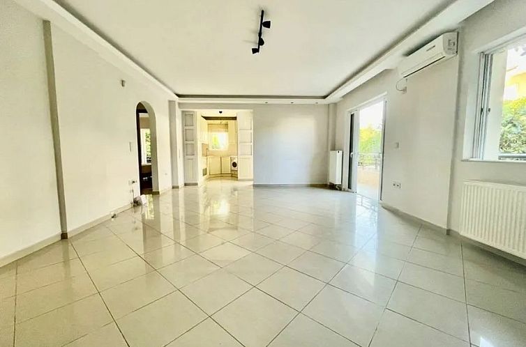 Geschakelde woning in Vari